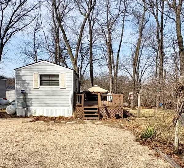 27/34 Woodhaven, Sublette, IL 61367