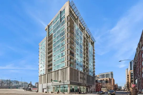 700 W Van Buren Street #1105, Chicago, IL 60607