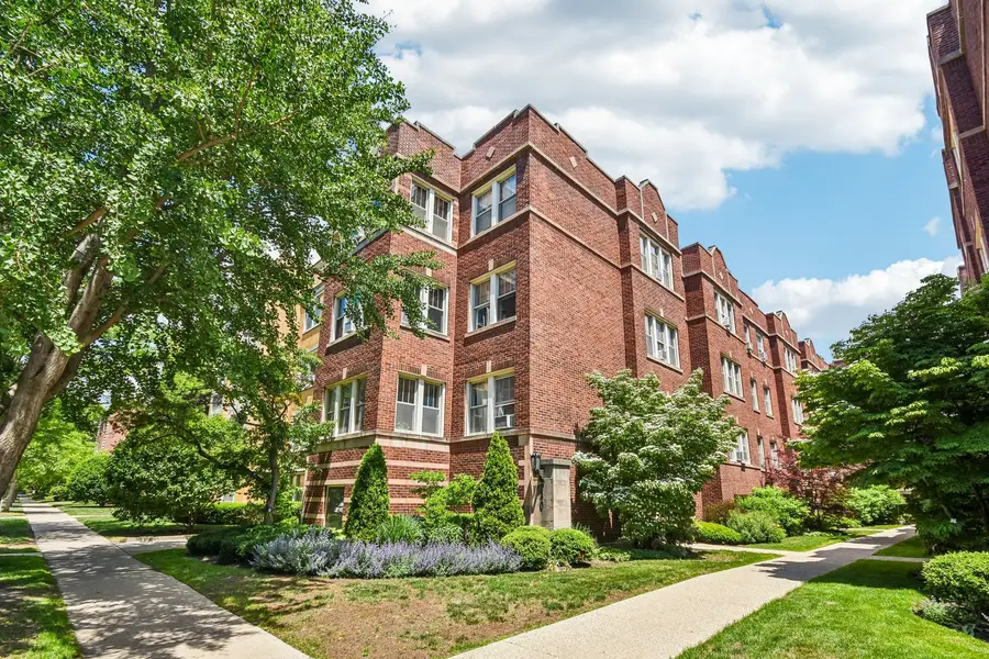240 S Maple Avenue #2W, Oak Park, IL 60302 - #3