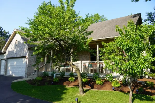 8690 Shade Tree Circle, Lakewood, IL 60014