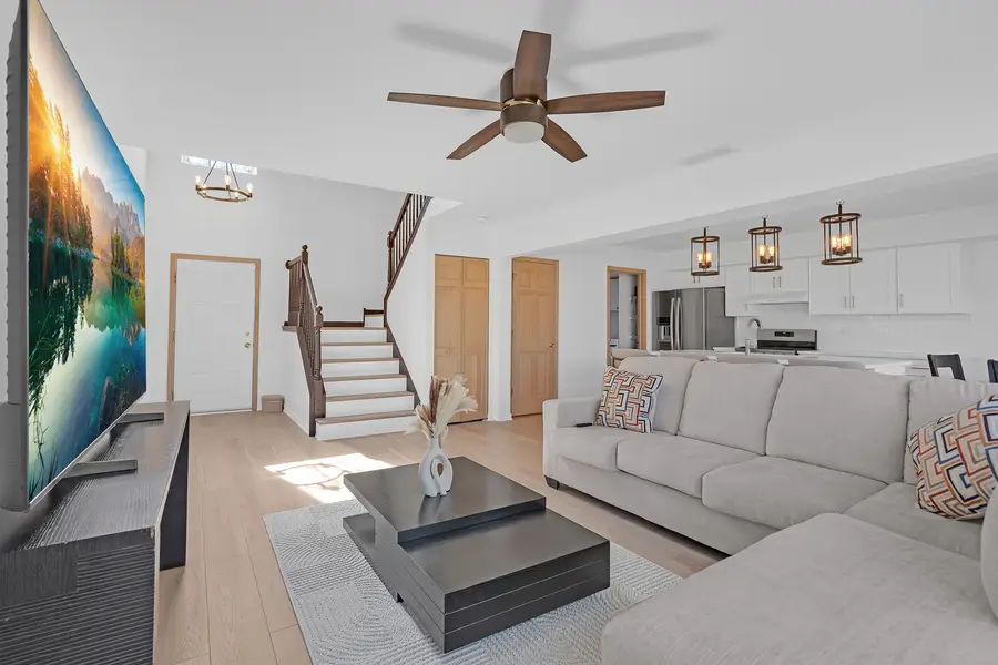 377 Locksley Drive, Streamwood, IL 60107 - #3