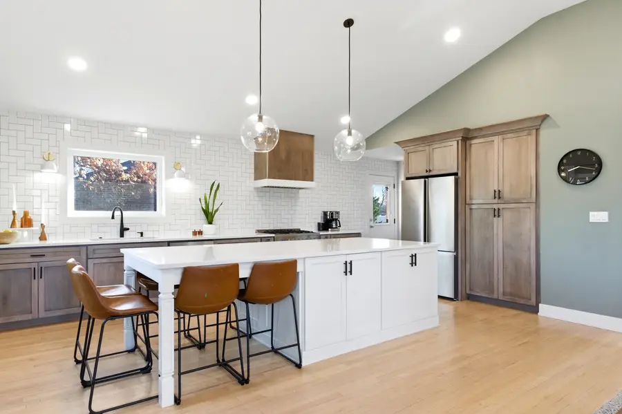 334 E Huntington Lane, Elmhurst, IL 60126 - #3