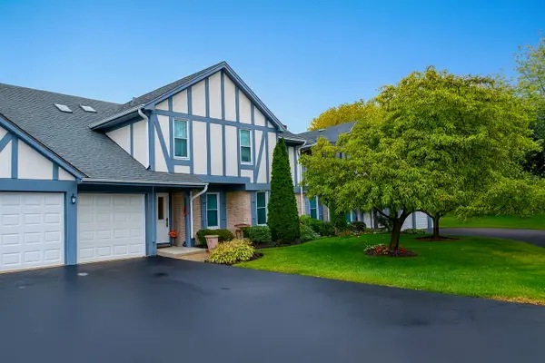 36 W Fern Court #117B, Palatine, IL 60067