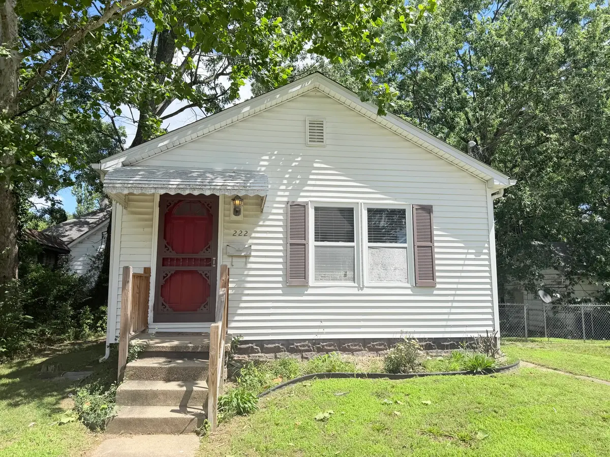 222 W Park Street, Harrisburg, IL 62946 - #1