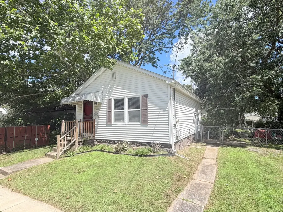222 W Park Street, Harrisburg, IL 62946 - #3