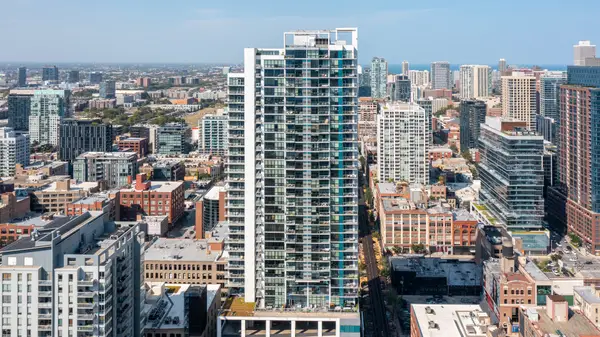 303 W Ohio Street #2202, Chicago, IL 60654