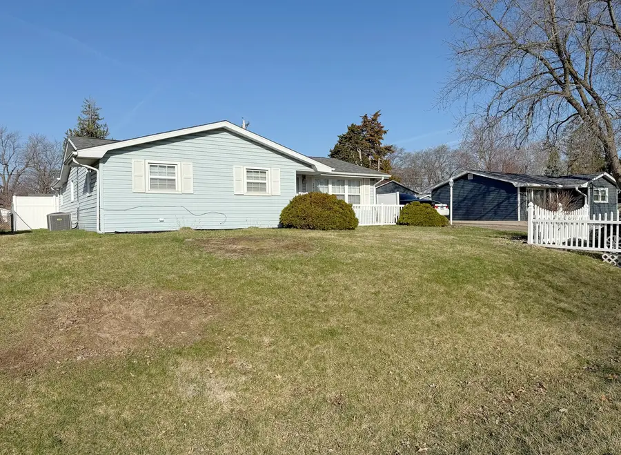 2406 11th Street, Silvis, IL 61282 - #2