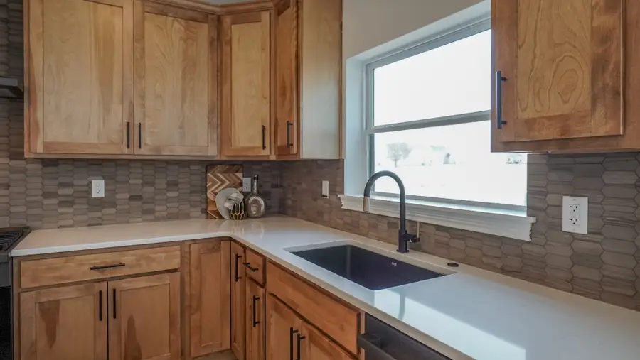 609 Zagreb Avenue, Sycamore, IL 60178 - #3