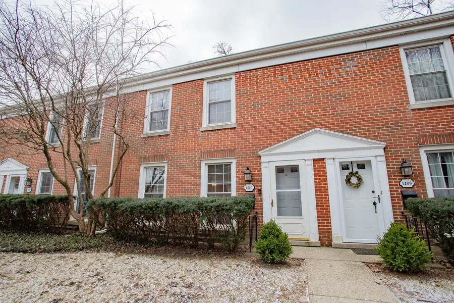 1410 Pebblecreek Drive, Glenview, IL 60025 - #2