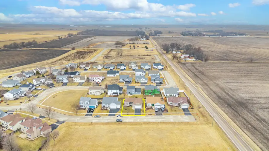 21 W Winterberry Avenue, Cortland, IL 60112 - #3