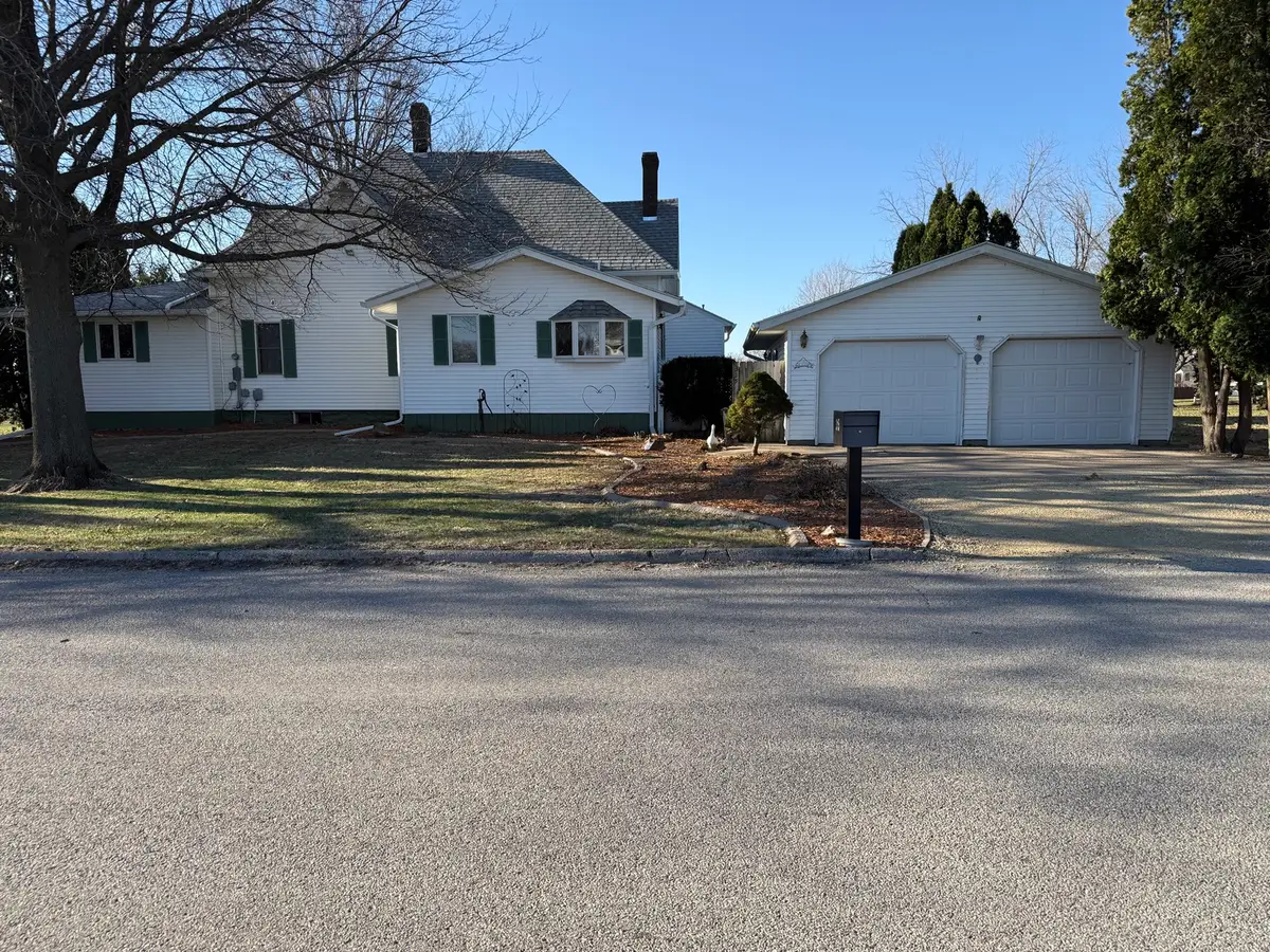 315 W 1st Street, Bennett, IA 52721 - #1