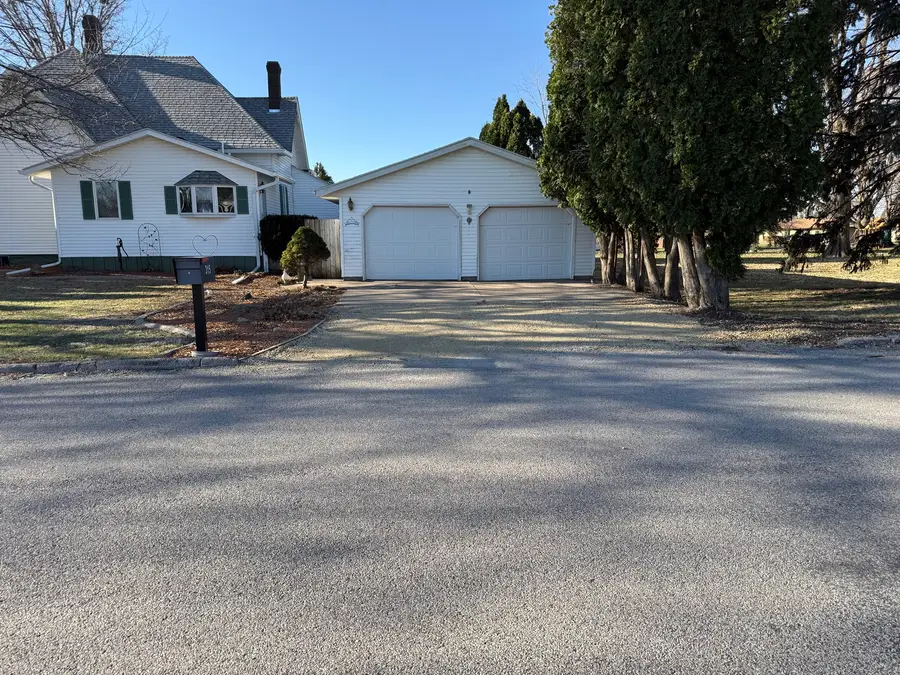 315 W 1st Street, Bennett, IA 52721 - #2