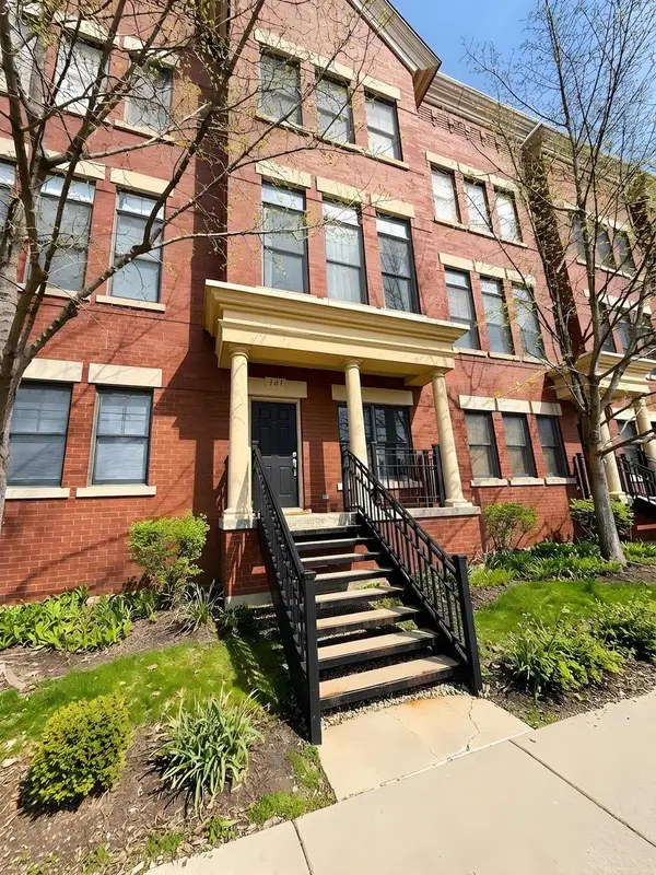 Address Withheld By Seller, Elgin, IL 60120