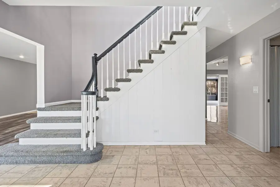 1100 Hidden Lake Drive, Buffalo Grove, IL 60089 - #2