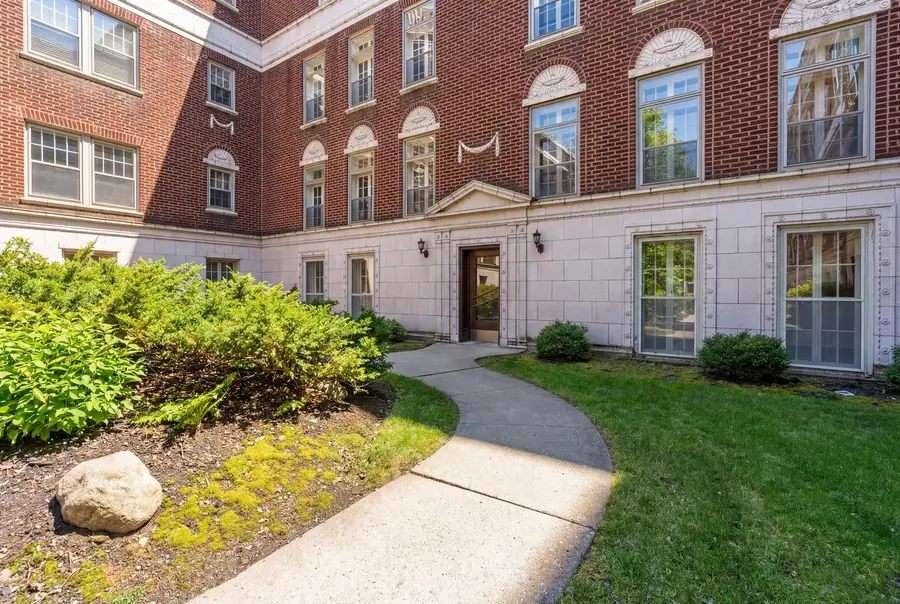 488 Sheridan Road #2, Evanston, IL 60202 - #3
