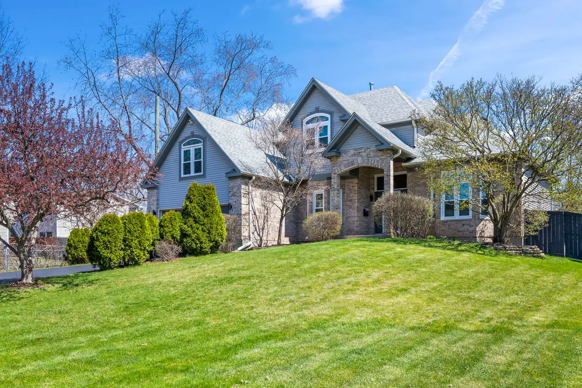 155 Lilac Lane, Wheeling, IL 60090 - #1