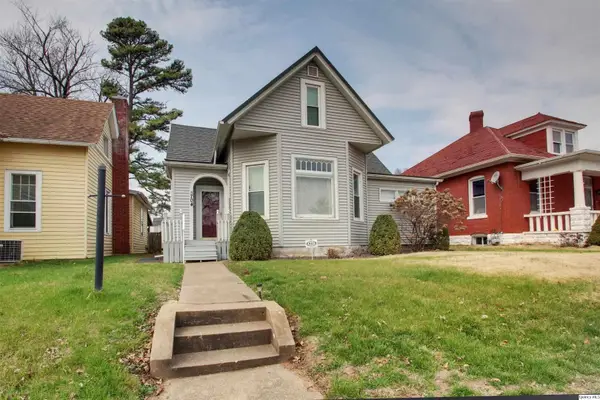 704 S 16th Street, Quincy, IL 62301