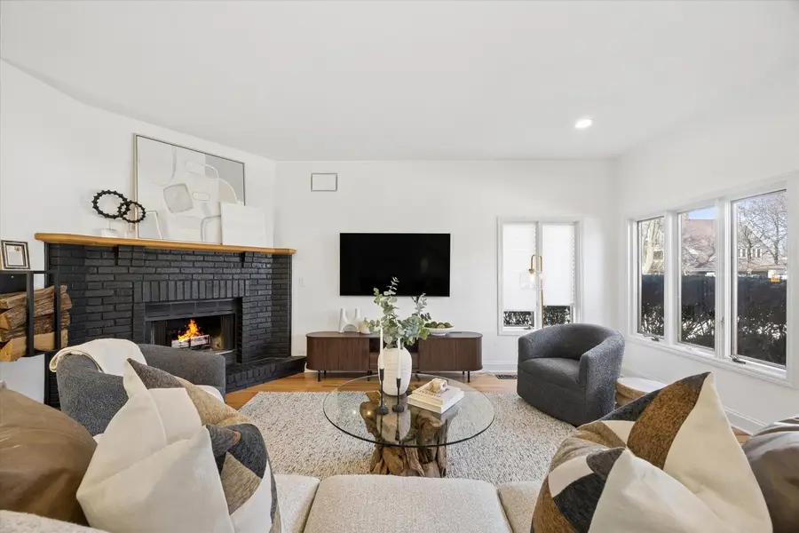 102 S Quincy Street, Hinsdale, IL 60521 - #3