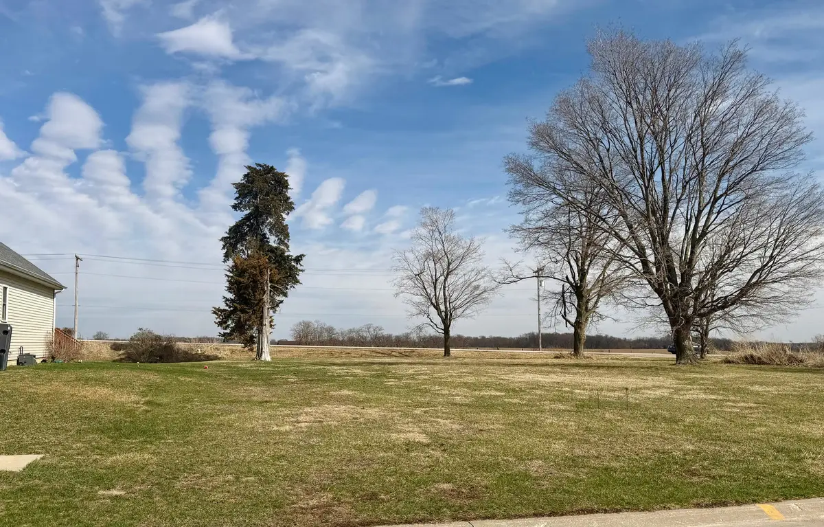 60 Cobblestone Lane, Le Claire, IA 52753 - #1