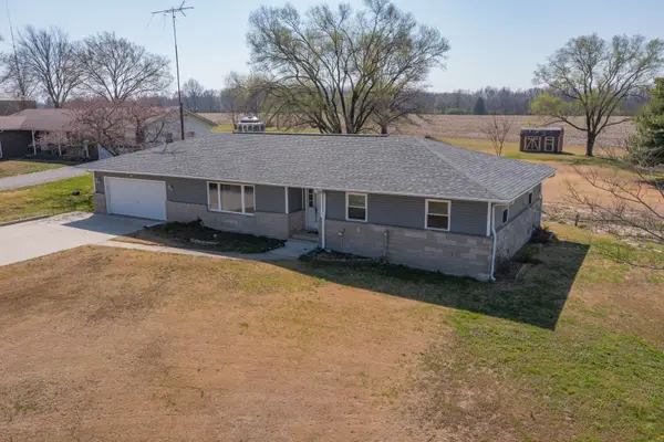 130 Greenview Road, Centralia, IL 62801