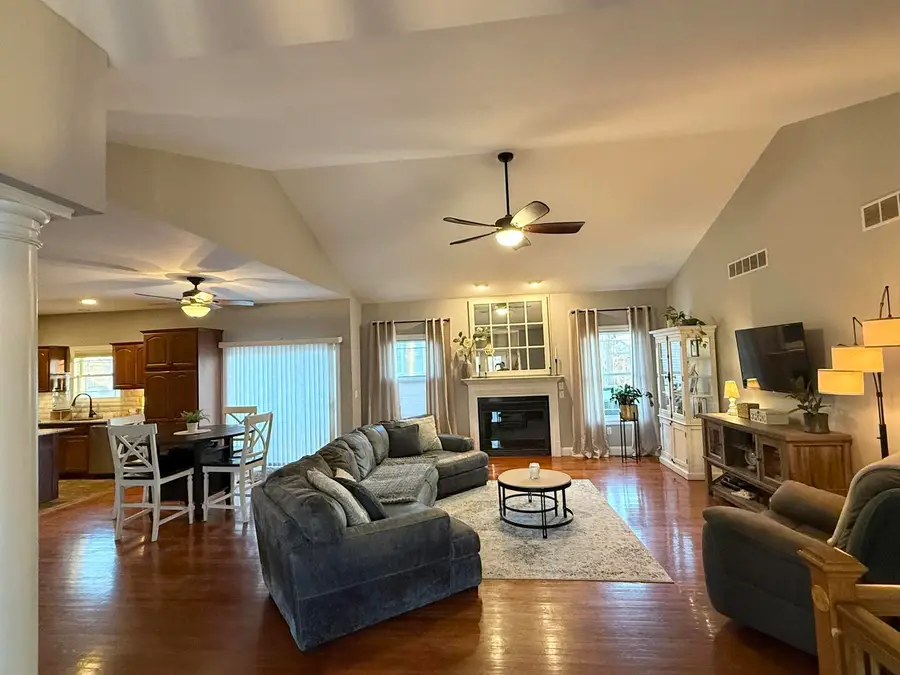 4800 Longfellow Drive, Springfield, IL 62711 - #2