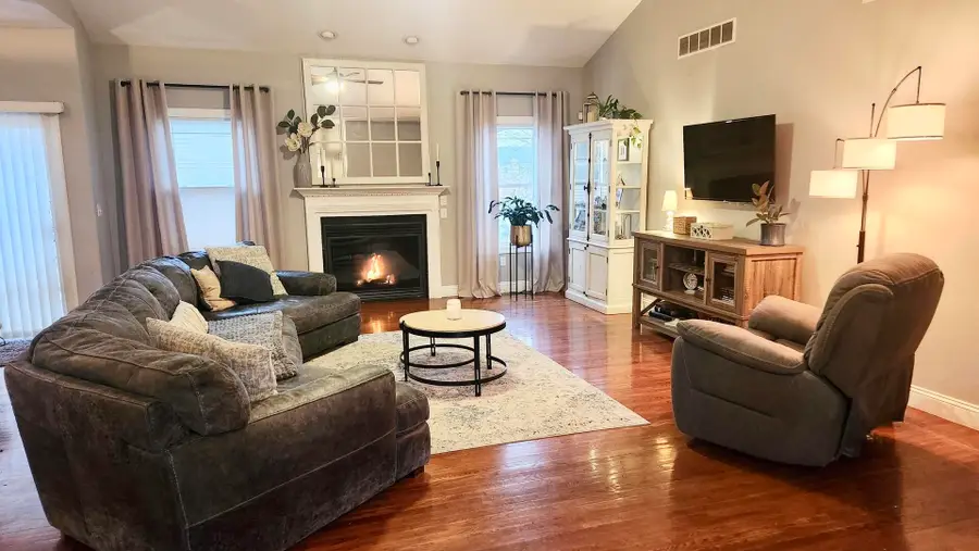 4800 Longfellow Drive, Springfield, IL 62711 - #3