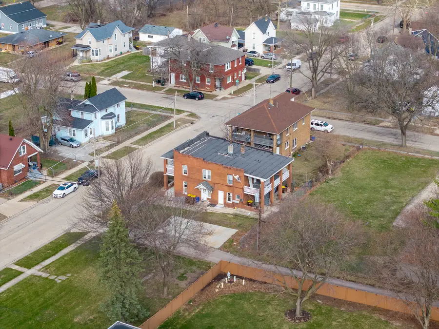 710 Kent Street, Rockford, IL 61102 - #3