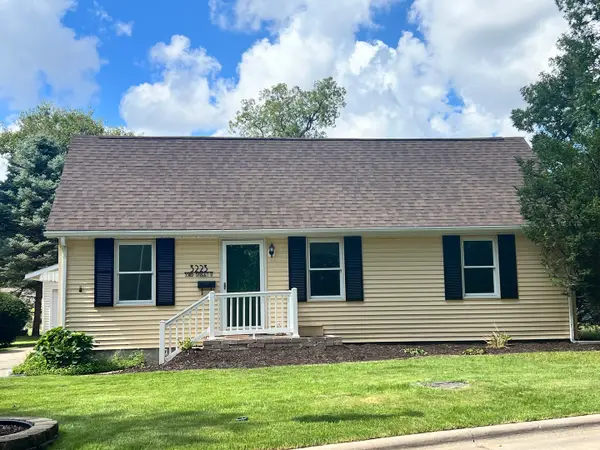 3223 53rd Street B, Moline, IL 61265
