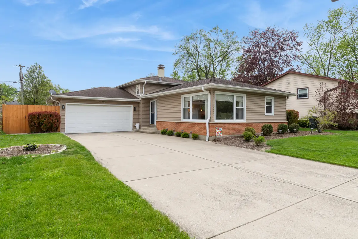 1105 E Barberry Lane, Mount Prospect, IL 60056 - #1