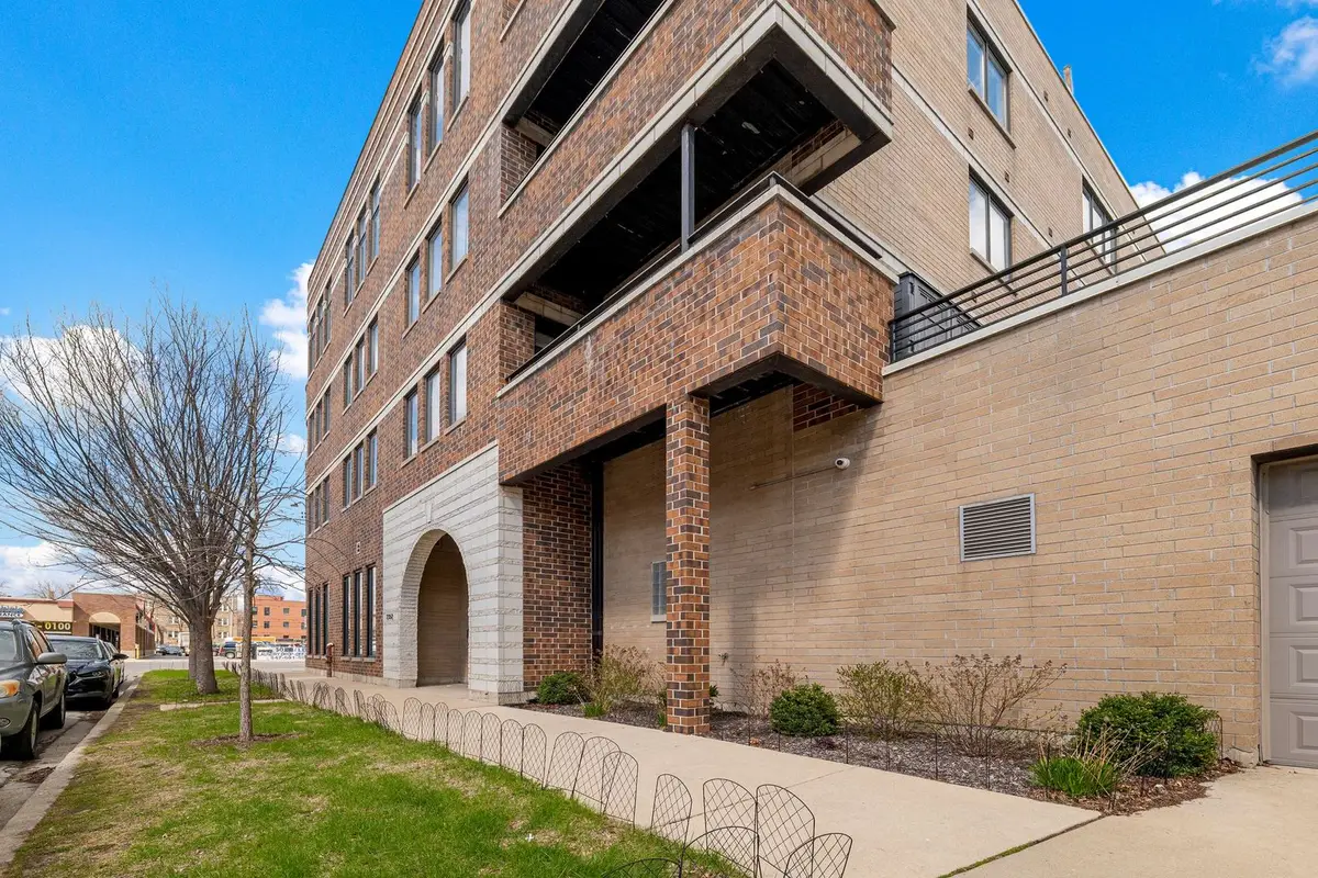 2352 W Shakespeare Avenue #2C, Chicago, IL 60647 - #1