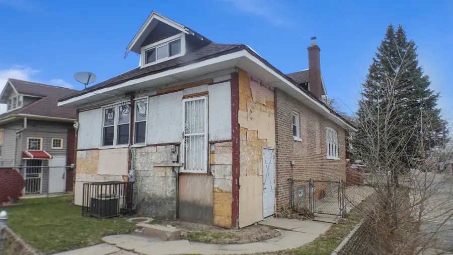 8242 S Honore Street, Chicago, IL 60620 - #3