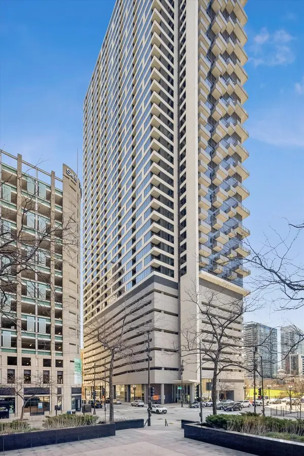 235 W Van Buren Street #2513, Chicago, IL 60607