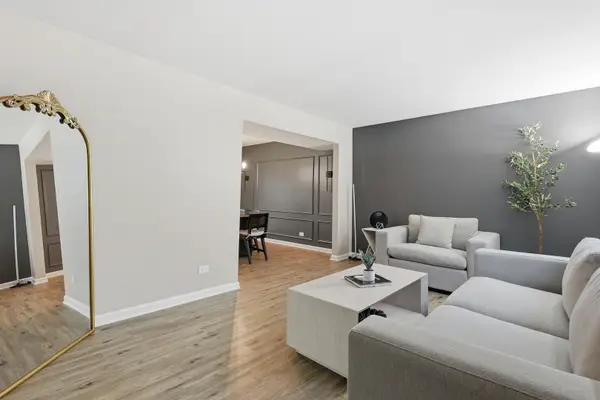 1880 Gleneagle Circle, Elgin, IL 60123