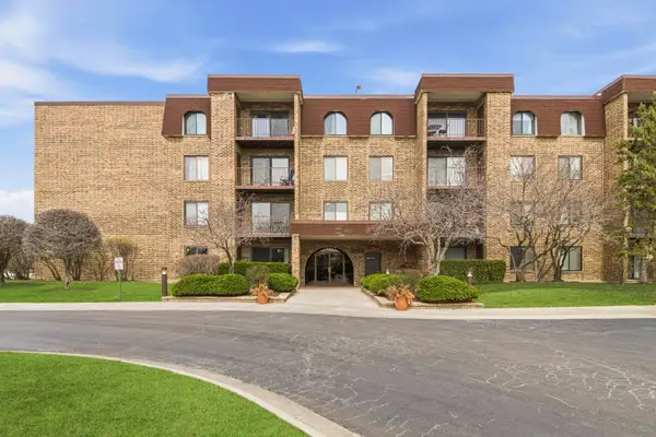 2100 Valencia Drive #114B, Northbrook, IL 60062
