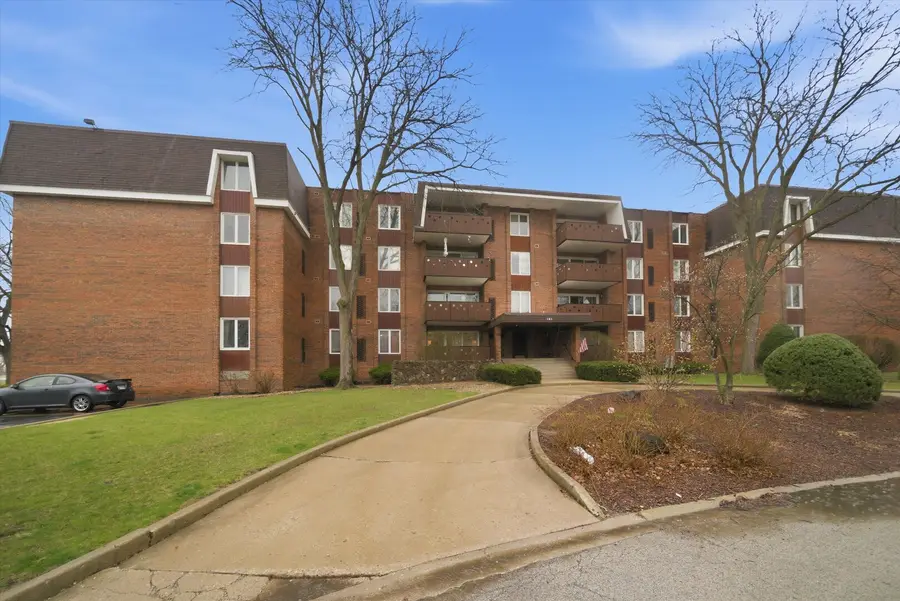 121 S Spruce Avenue #101, Wood Dale, IL 60191 - #2