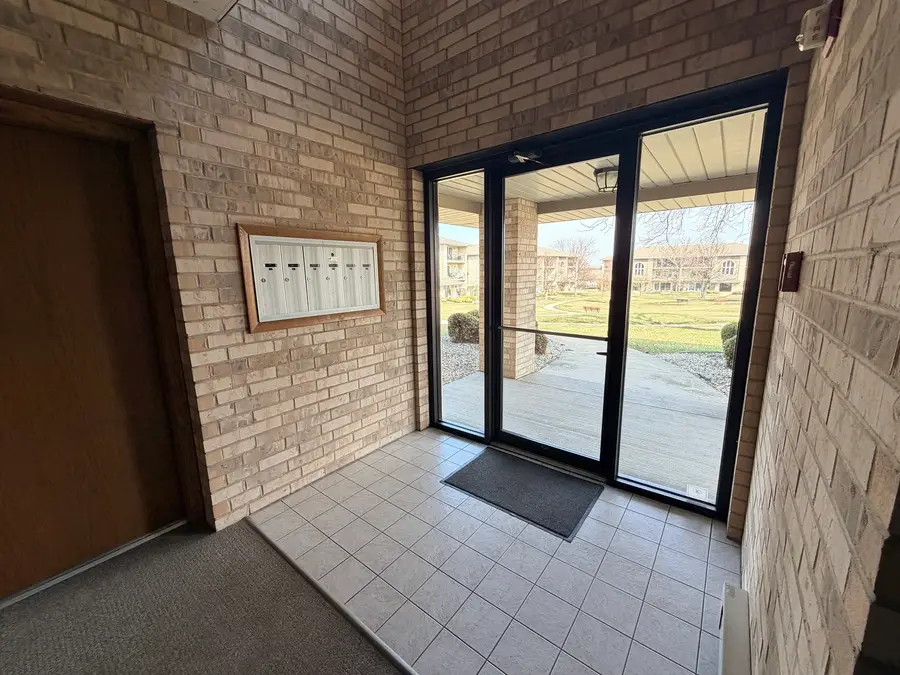 17828 Bernard Drive #1A, Orland Park, IL 60467 - #2