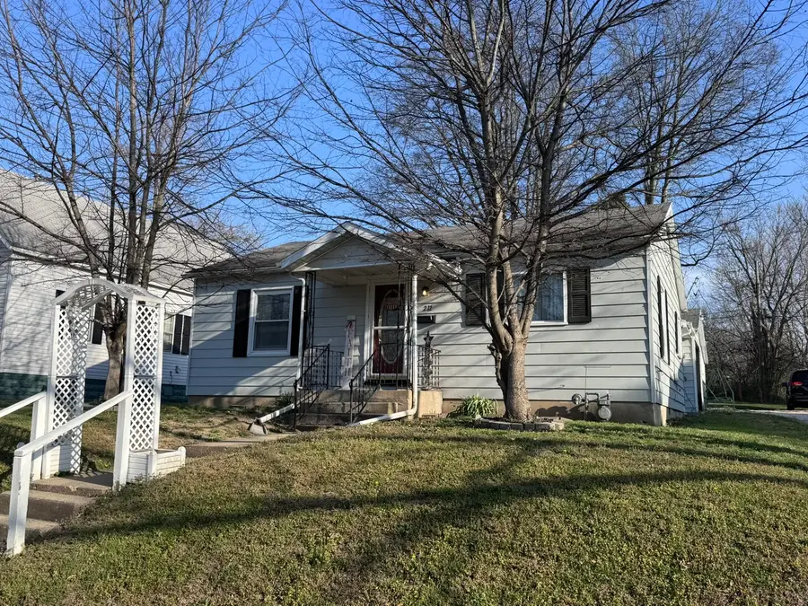 212 W Allmon Street, Salem, IL 62881 - #2