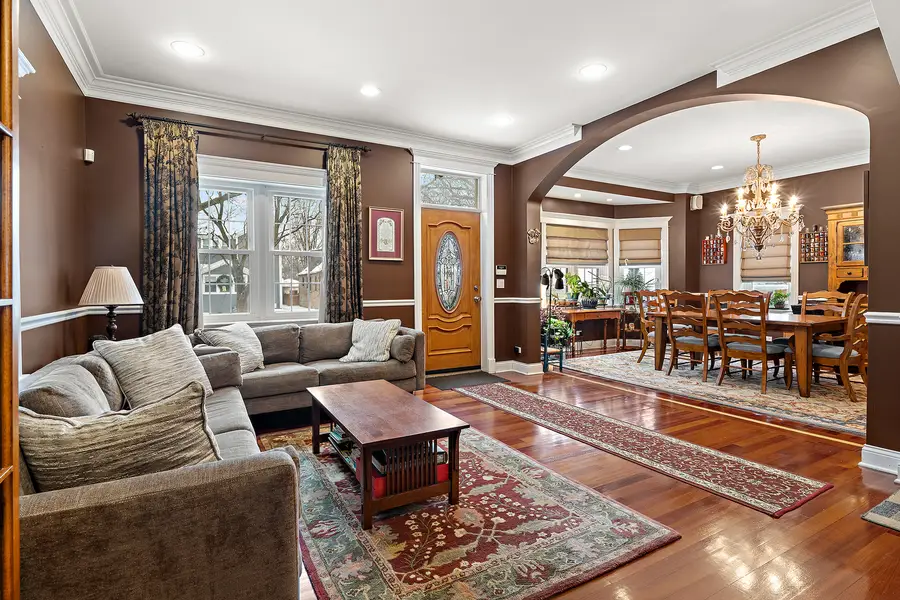 4910 W Catalpa Avenue, Chicago, IL 60630 - #2