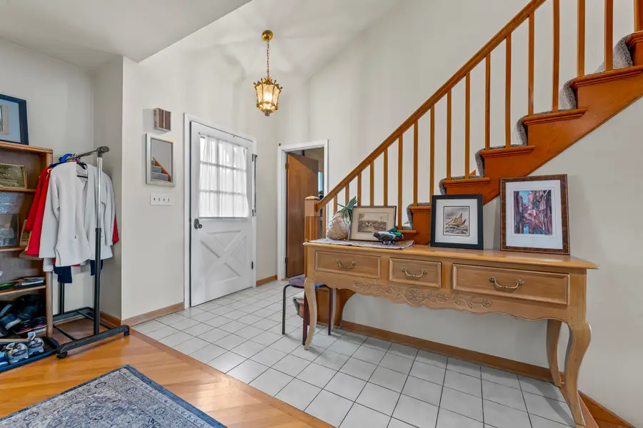 27052 W Lakeview Drive S, Lake Barrington, IL 60084 - #2