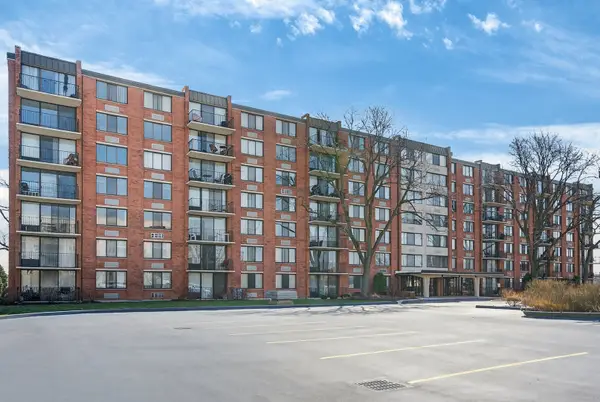 2000 Saint Regis Drive #2B, Lombard, IL 60148