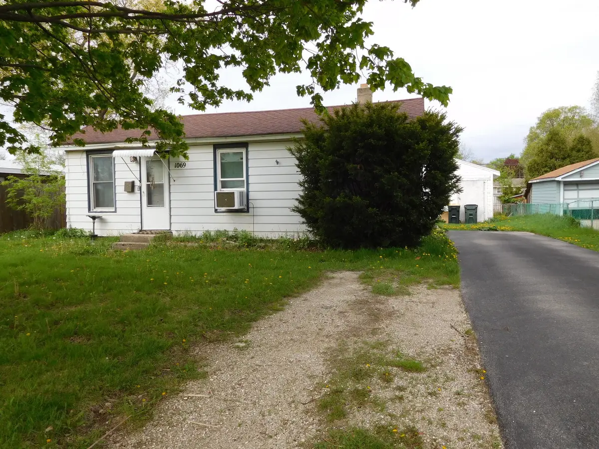 1069 Douglas Avenue, Aurora, IL 60505 - #1