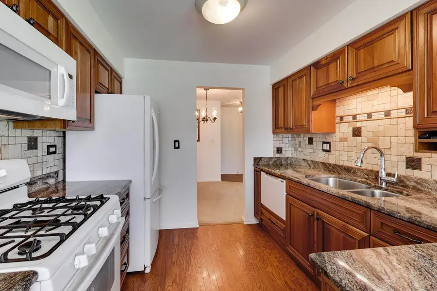 927 Kilkenny Drive #A, Wheaton, IL 60189 - #2