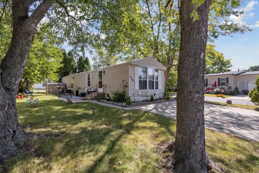 579 Park Avenue, Belvidere, IL 61008 - #2