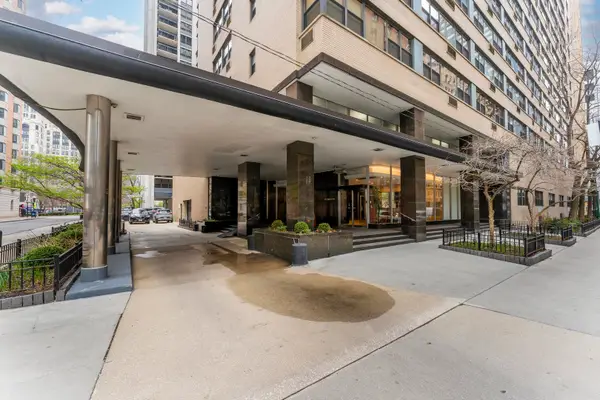 850 N Dewitt Place #13E, Chicago, IL 60611