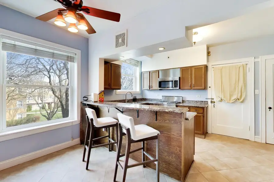 2041 W Farwell Avenue #2E, Chicago, IL 60645 - #3