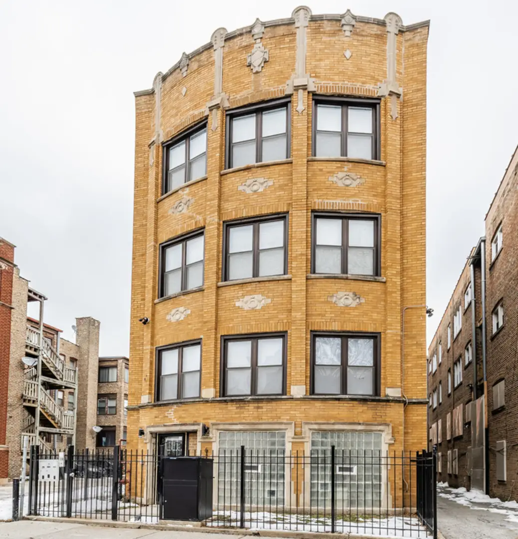 6711 S Paxton Avenue, Chicago, IL 60649 - #1