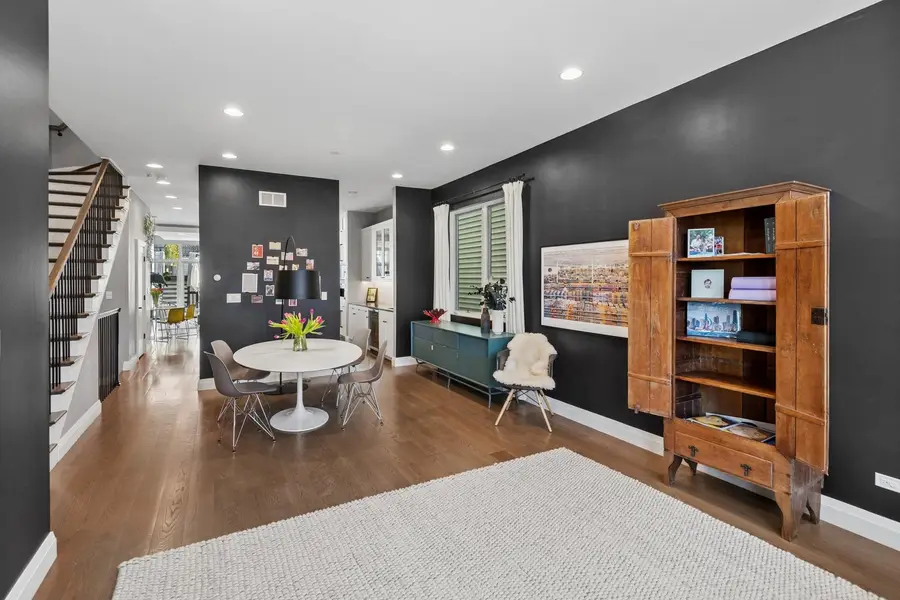 3717 N Hermitage Avenue, Chicago, IL 60613 - #3