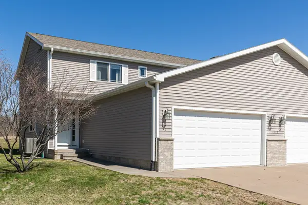 1570 Savannah Circle #A1, Davenport, IA 52807