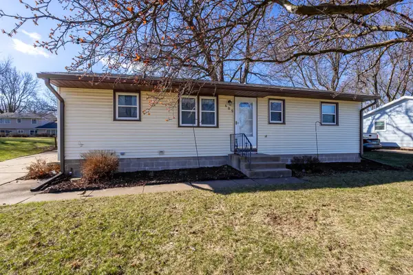 609 W Leclaire Road, Eldridge, IA 52748