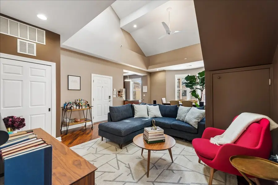 561 W Briar Place #305, Chicago, IL 60657 - #3